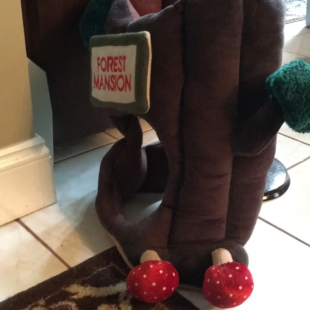 Forest Mansion, Plush play tree for pets or children